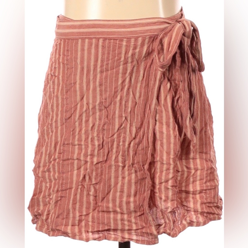 American Eagle 🦅 ~ Women’s Casual Wrap Skirt ~ Coral Striped ~ Size XS